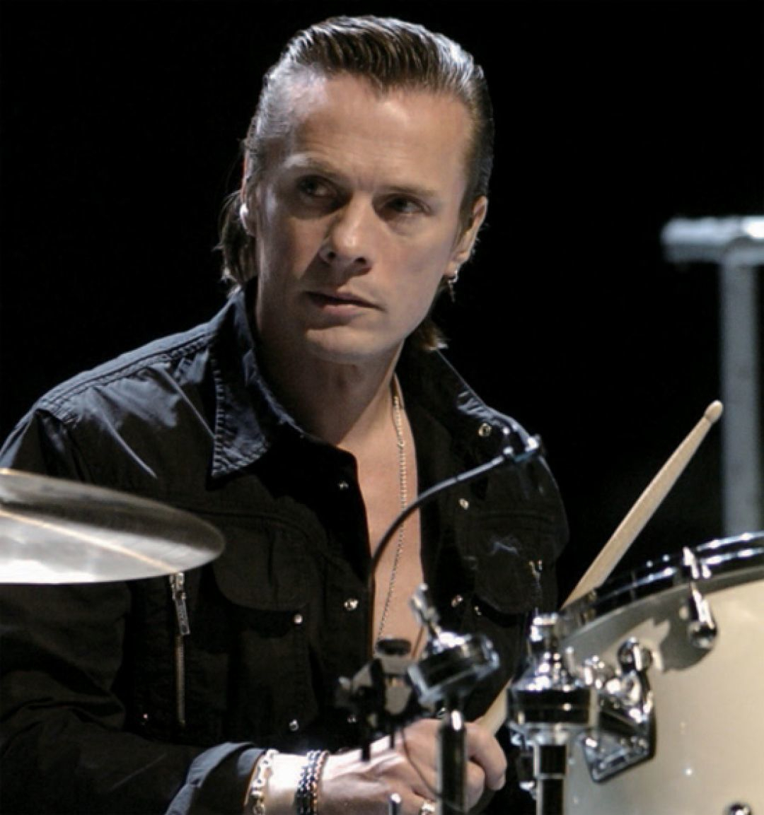 Larry-Mullen-JR With OR Without You