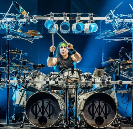 Mangini bei Godsmack? Ex Dream-Theater-Drummer spielt live