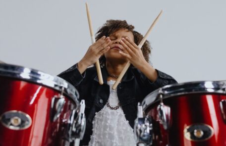 Silent Drumming: 5 Wege zu weniger Lautstärke ohne Spielspaßverlust